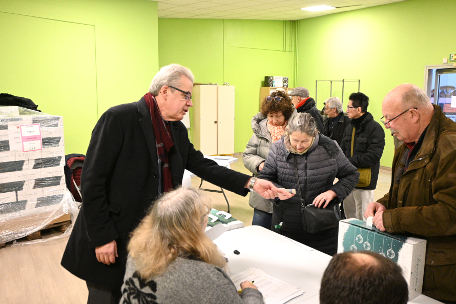 Distribution de colis aux séniors